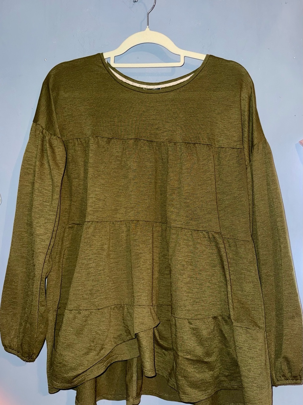 Daytrip Olive Green Tiered Babydoll Top (Size Medium)